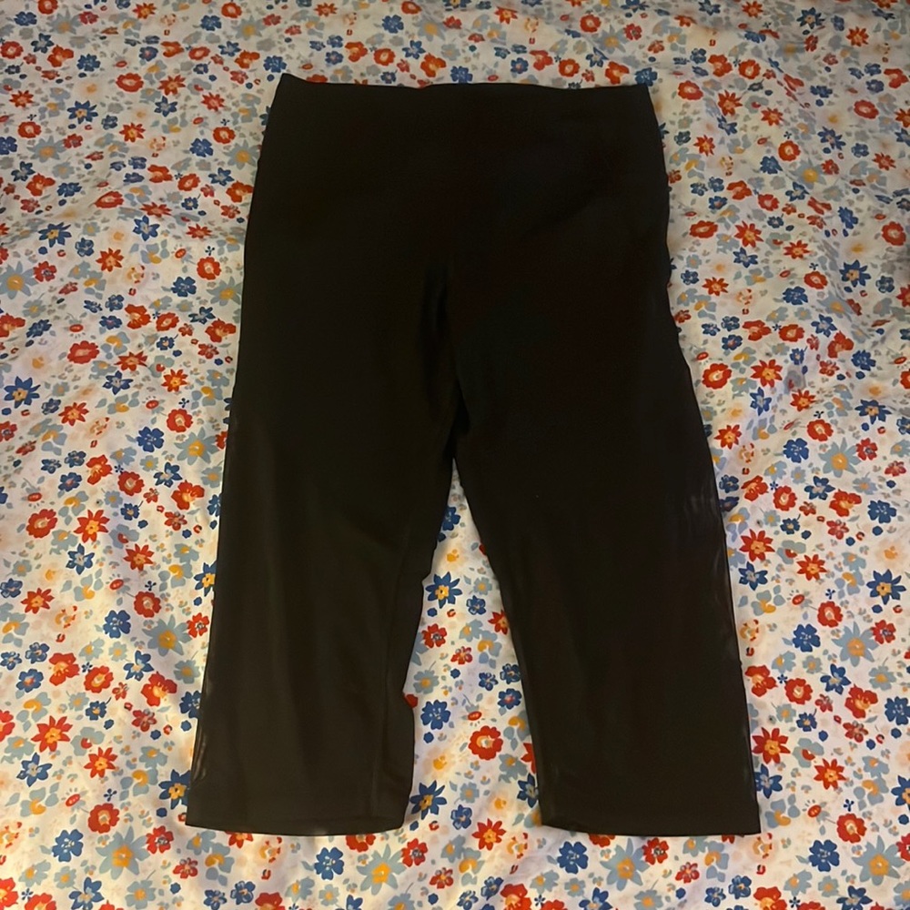 Victoria's Secret knockout sport crop legging size medium